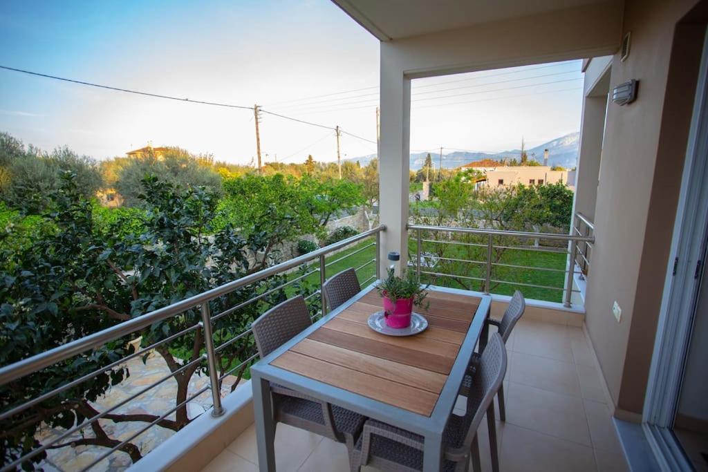 Fou'S Luxury Apartment Nafpaktos Luaran gambar